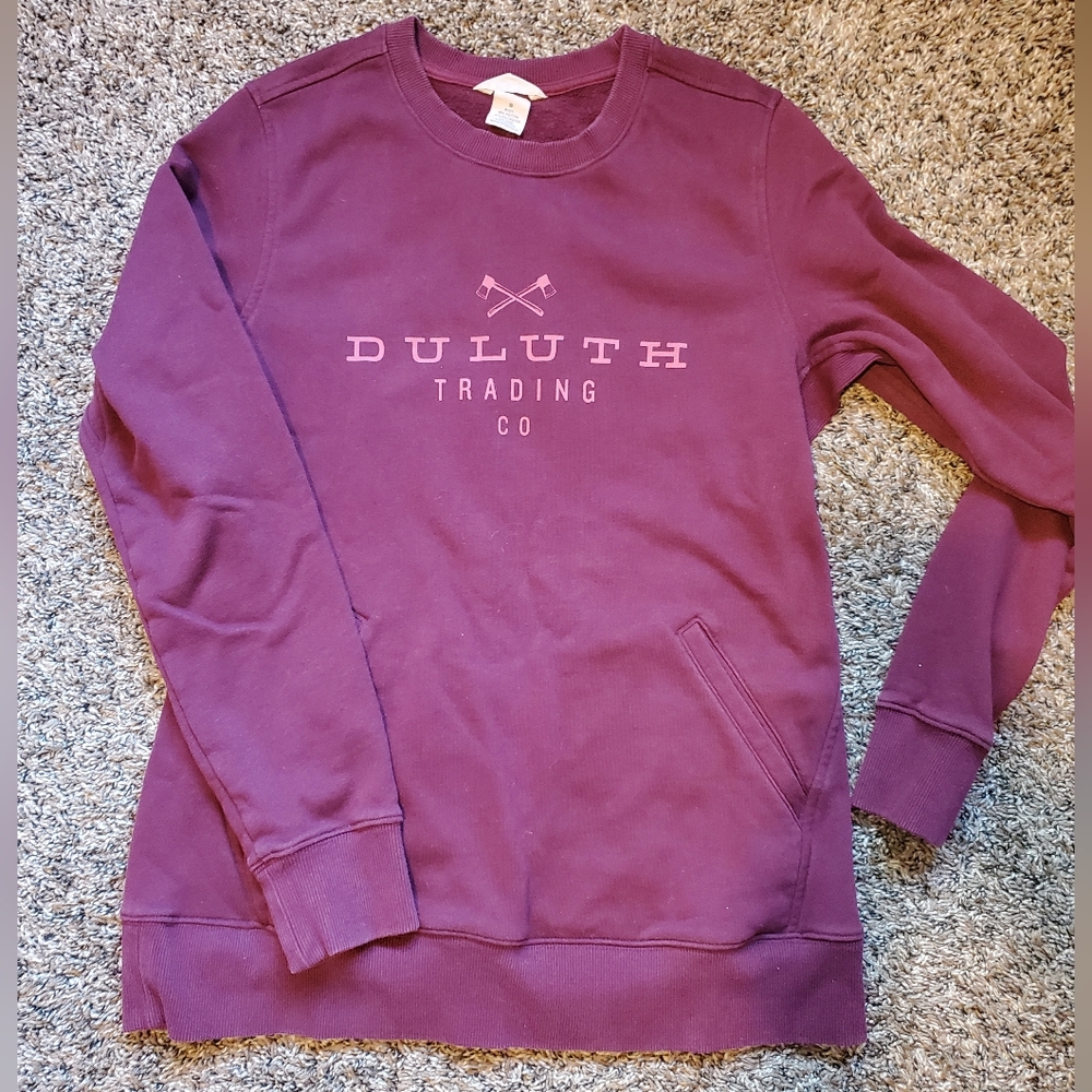 Duluth Trading Co Small maroon sweatshirt